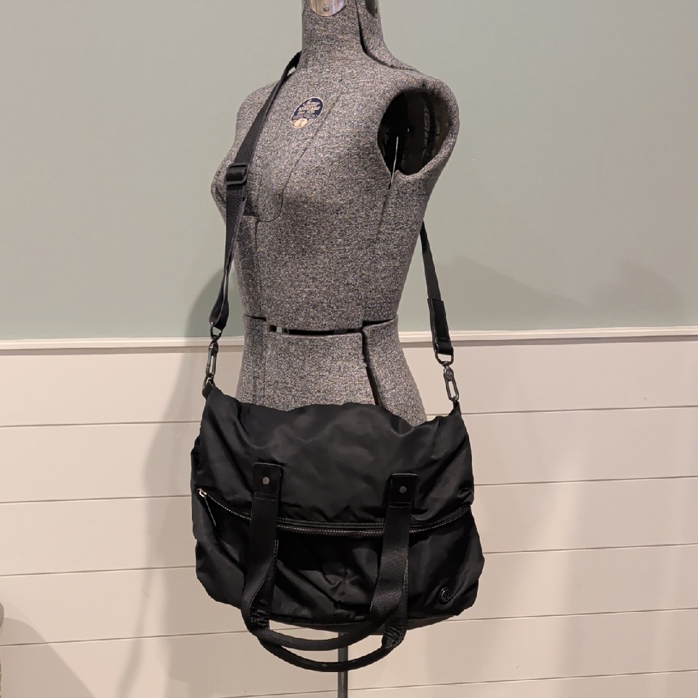 Black Lululemon Shoulder Bag